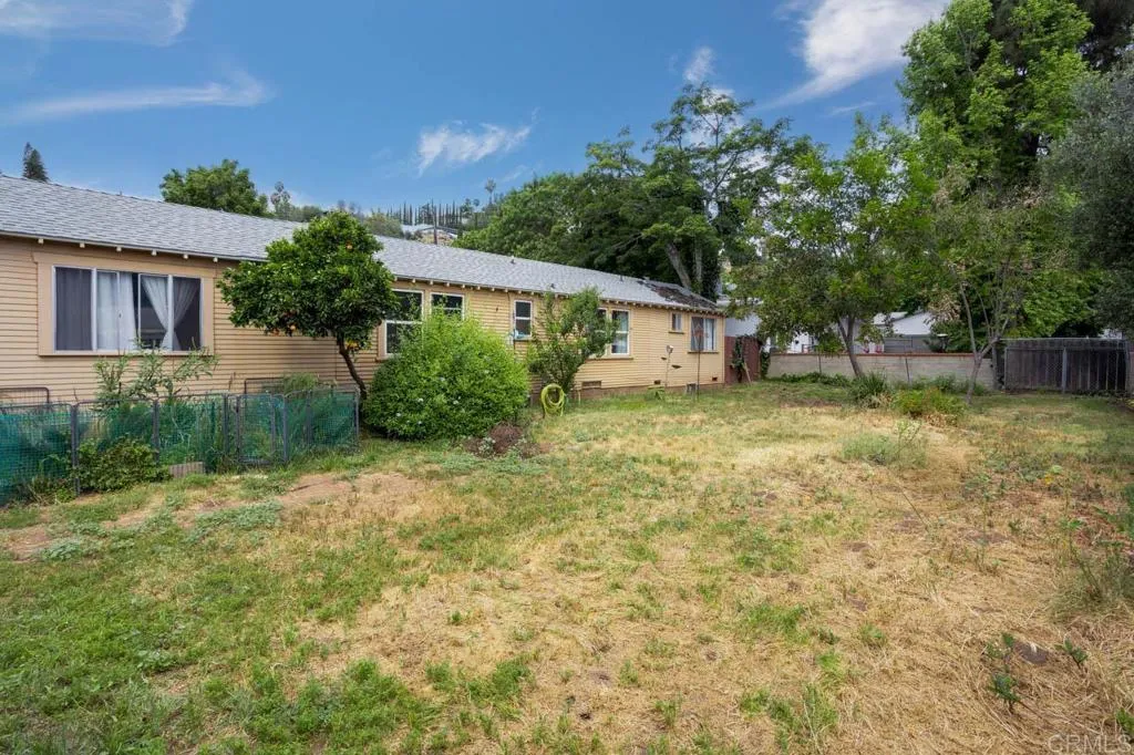 https://cdn.realtyfeed.com/cdn/127/307061581/ffb7902ac8907991edf5394d2a76bad4.webp