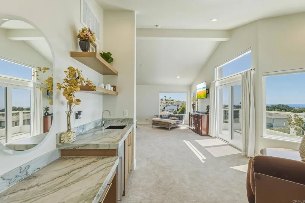https://cdn.realtyfeed.com/cdn/127/307061619/21d01d0e33b60aa1888178fab4aa981e.webp