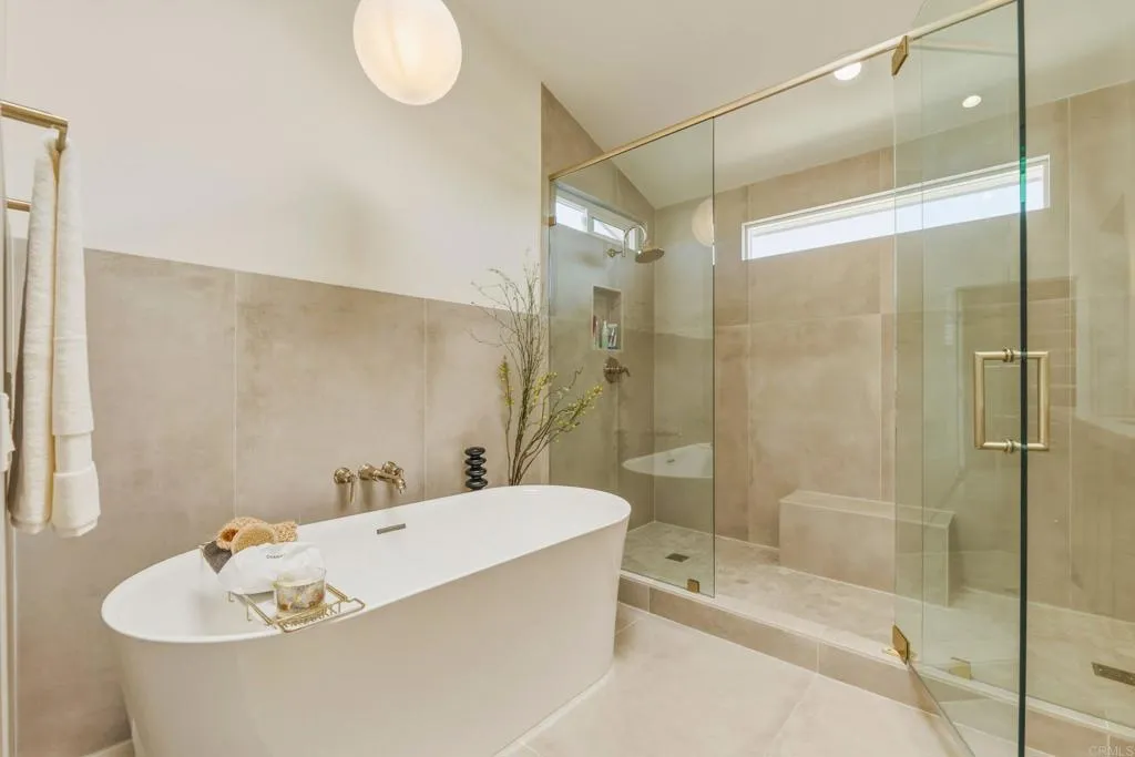 https://cdn.realtyfeed.com/cdn/127/307061619/8fbd980ab66e57e872dc353a620513c8.webp