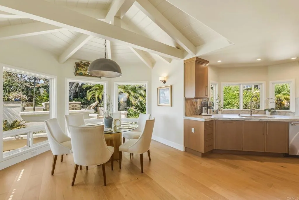 https://cdn.realtyfeed.com/cdn/127/307061619/bffc10c49e2ce395bf7c8f0b2367d280.webp