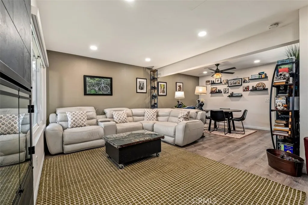 https://cdn.realtyfeed.com/cdn/127/307061638/dd05a0e7410e8c6bfd8c586af8e144ab.webp