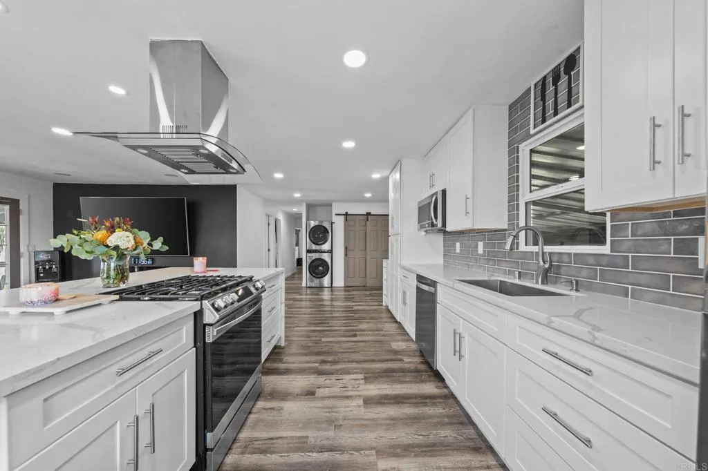 https://cdn.realtyfeed.com/cdn/127/307061654/37109c801d1f9549fa975b3a3ab49b44.webp