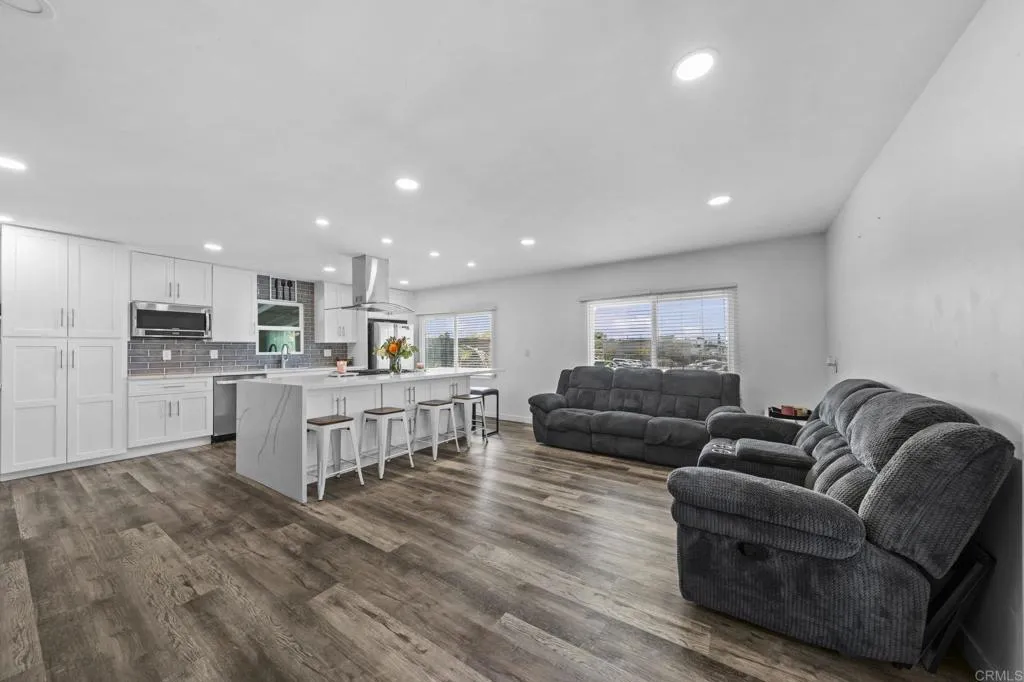 https://cdn.realtyfeed.com/cdn/127/307061654/97fc4590854e27988e7aeda88d315a13.webp