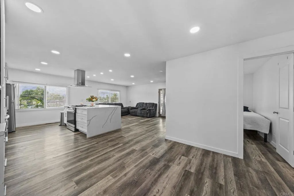 https://cdn.realtyfeed.com/cdn/127/307061654/efd97d5aae59acdc701a5565e65c0ed4.webp