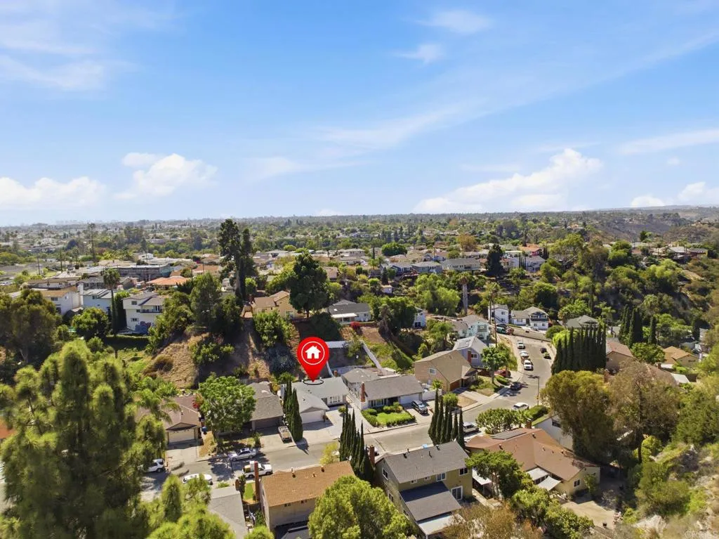 https://cdn.realtyfeed.com/cdn/127/307061661/0fce00547569d05b99b19d730782a26a.webp