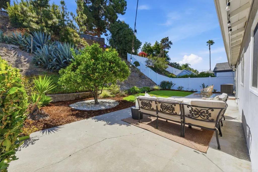 https://cdn.realtyfeed.com/cdn/127/307061661/33eb5b61065b2f43945e45e8cf6a81bf.webp