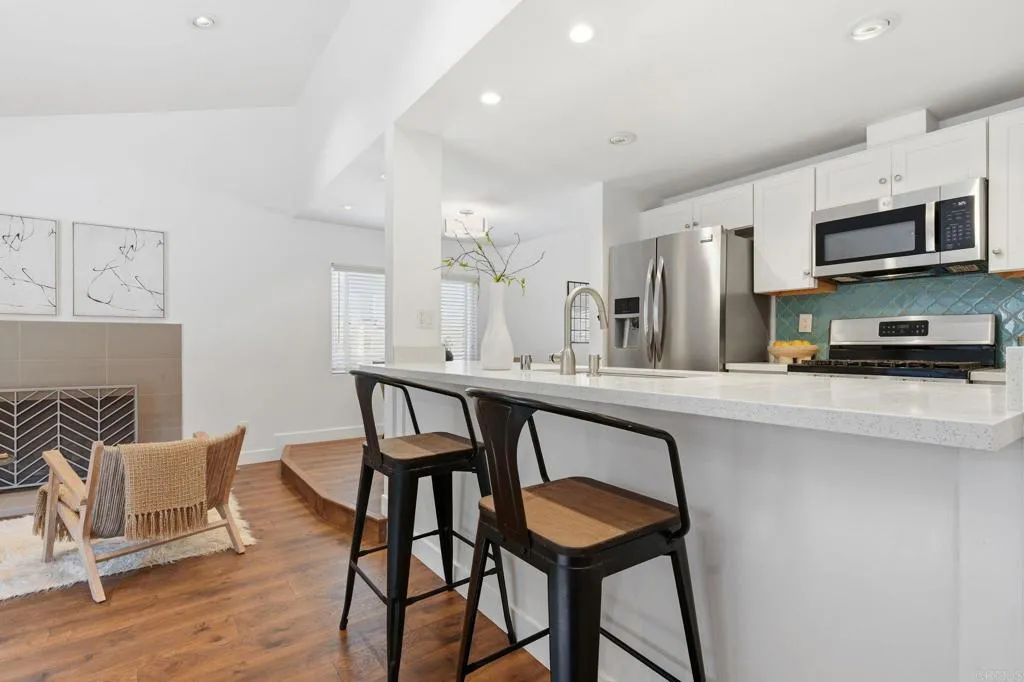 https://cdn.realtyfeed.com/cdn/127/307061661/aadb7030da1011618392a282e05655b4.webp