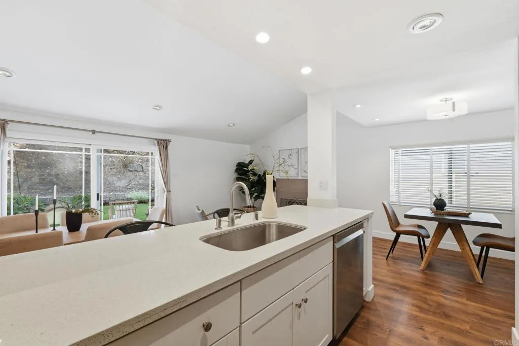 https://cdn.realtyfeed.com/cdn/127/307061661/fbfa43d0236f3c14c8132e3c5ded941e.webp