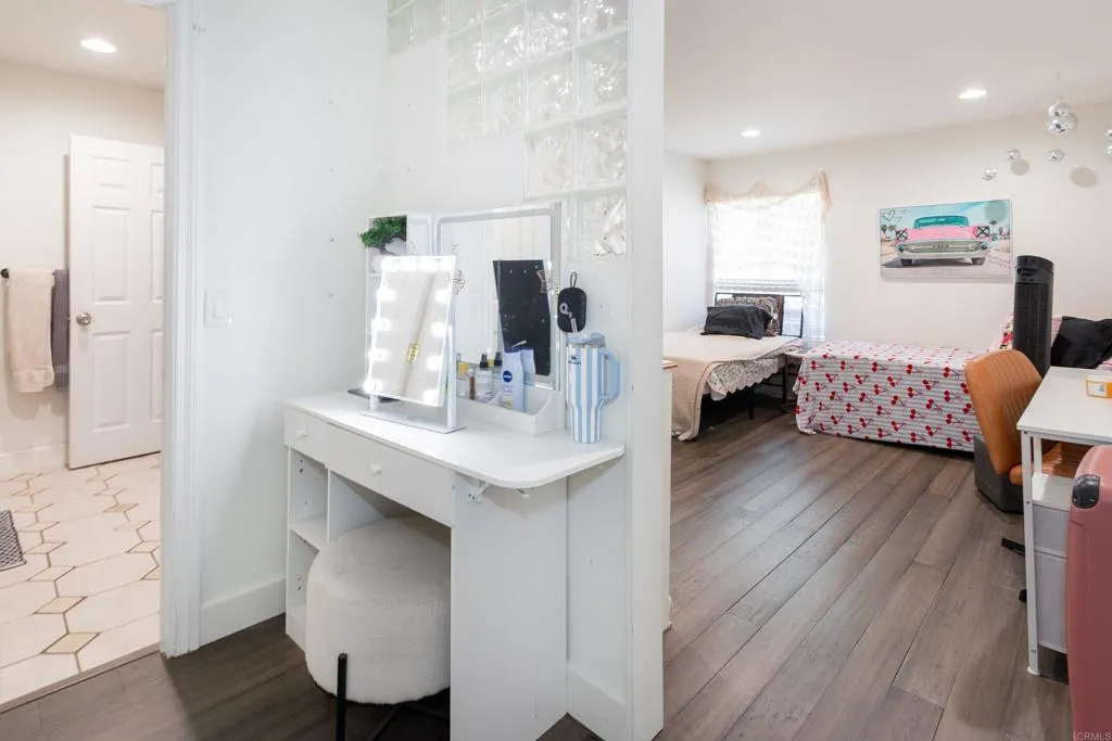 https://cdn.realtyfeed.com/cdn/127/307061663/6703a539e1c9907bd0cb5c35165e2f6f.webp