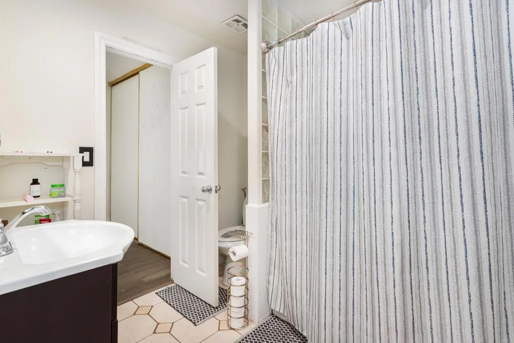 https://cdn.realtyfeed.com/cdn/127/307061663/b54b39f62a684f62b367c7b737274475.webp