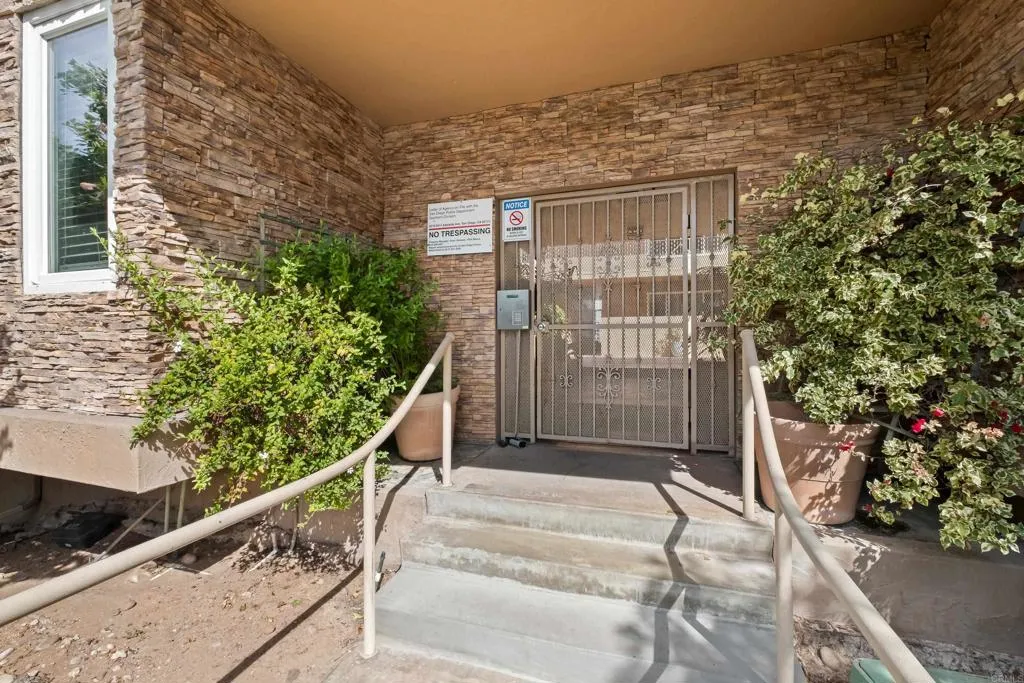 5510 Adelaide Avenue Unit 3, San Diego, CA 92115 - Photo 3 of 26, San Diego, CA