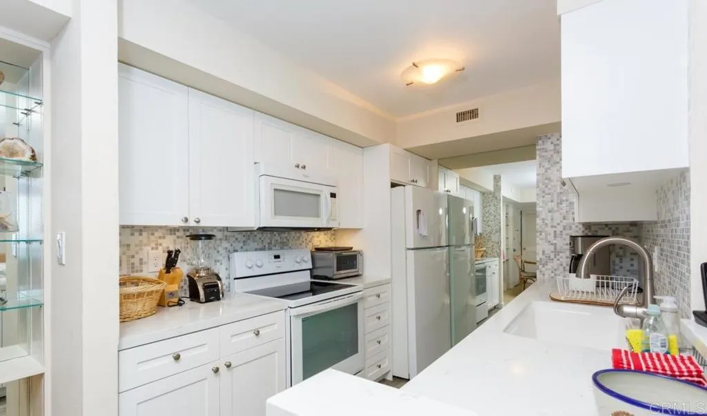 https://cdn.realtyfeed.com/cdn/127/307061723/7dd376cff1283482287326adfc0a2023.webp