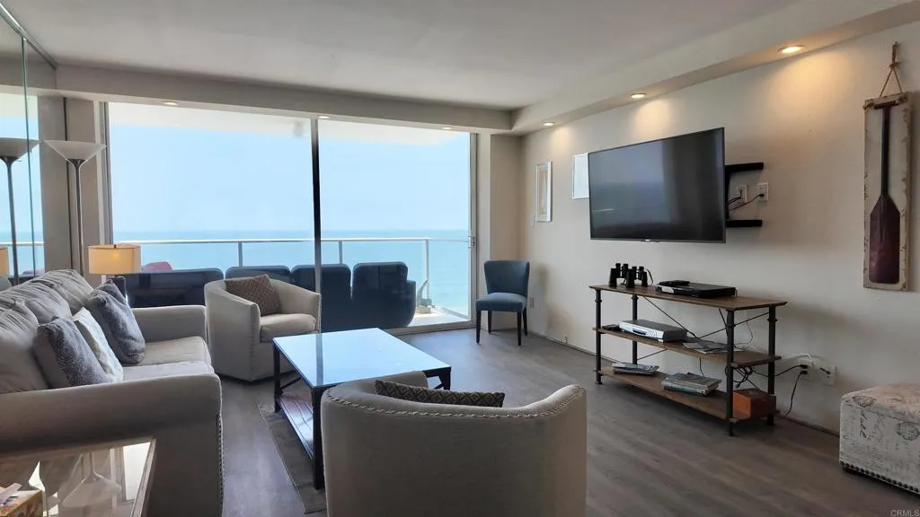 https://cdn.realtyfeed.com/cdn/127/307061723/96cb266d24efbffab22c8adf37832935.webp