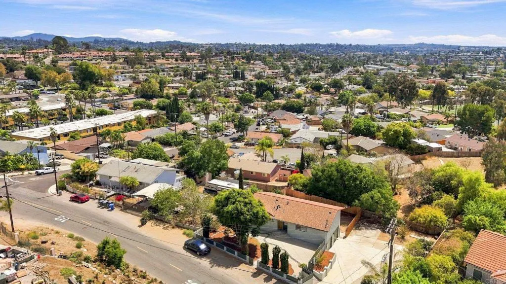 https://cdn.realtyfeed.com/cdn/127/307061740/076f41600df3e8df36796ef96e4010cc.webp