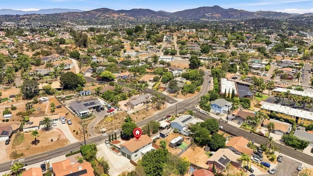 https://cdn.realtyfeed.com/cdn/127/307061740/1b33c8c00101dd0fed1697129c858fb7.webp