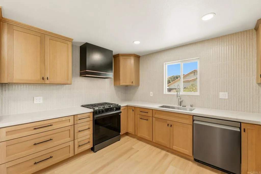 361 E Indian Rock Road, Vista, CA 92084 - Photo 4 of 48, Vista, CA