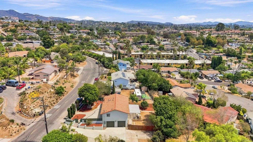 https://cdn.realtyfeed.com/cdn/127/307061740/52127576851ee4ceaab33db2dce84efa.webp