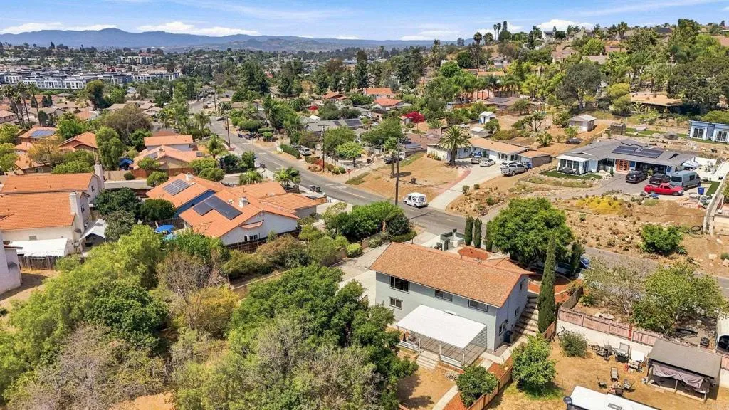 https://cdn.realtyfeed.com/cdn/127/307061740/9edb37055ceb7ab5dbe3243d044d3898.webp