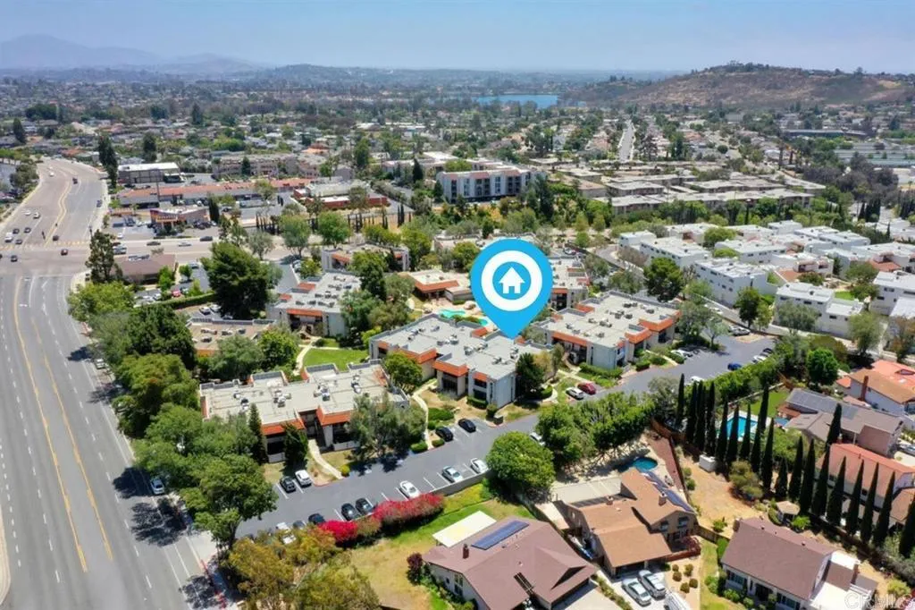 https://cdn.realtyfeed.com/cdn/127/307061773/2c01038fe7687346193298a3885dc7a8.webp
