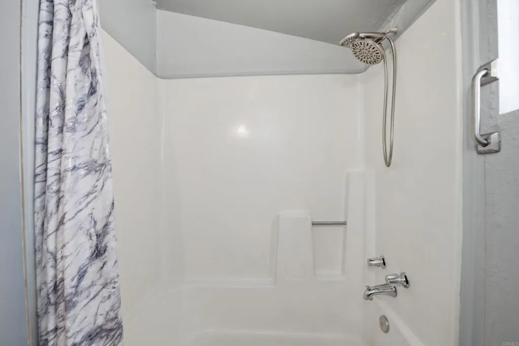 https://cdn.realtyfeed.com/cdn/127/307061819/95b8e8df5338a57f69fe2a2e363abaf8.webp