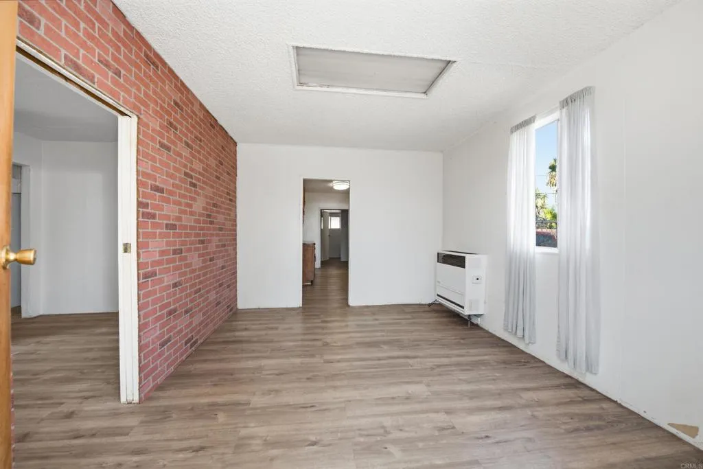 https://cdn.realtyfeed.com/cdn/127/307061819/a420c133a390a29a59dff0691af9bd23.webp