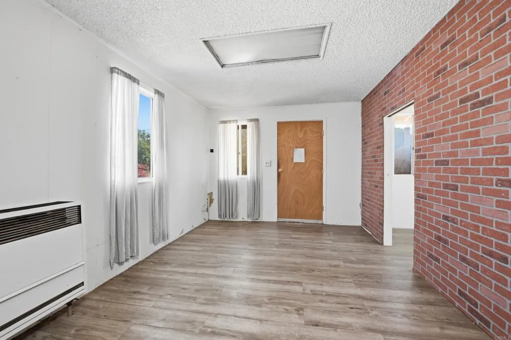 https://cdn.realtyfeed.com/cdn/127/307061819/c3a5be59c1348ded77f9ef9966affd7d.webp
