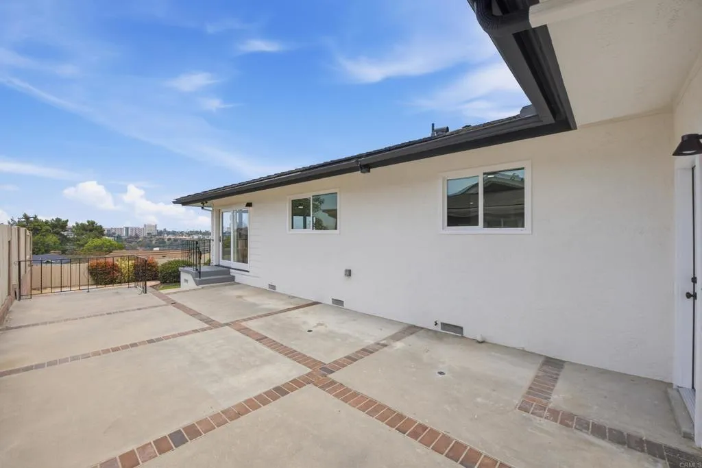 https://cdn.realtyfeed.com/cdn/127/307061847/2553afb4ddac0b1b2d5859f1f2a297ad.webp