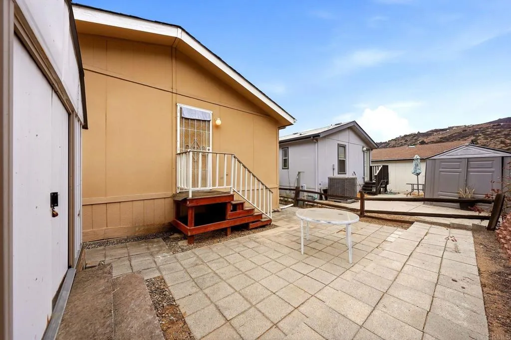 https://cdn.realtyfeed.com/cdn/127/307061864/04876b9e845274dd61b2acabaf15ff04.webp