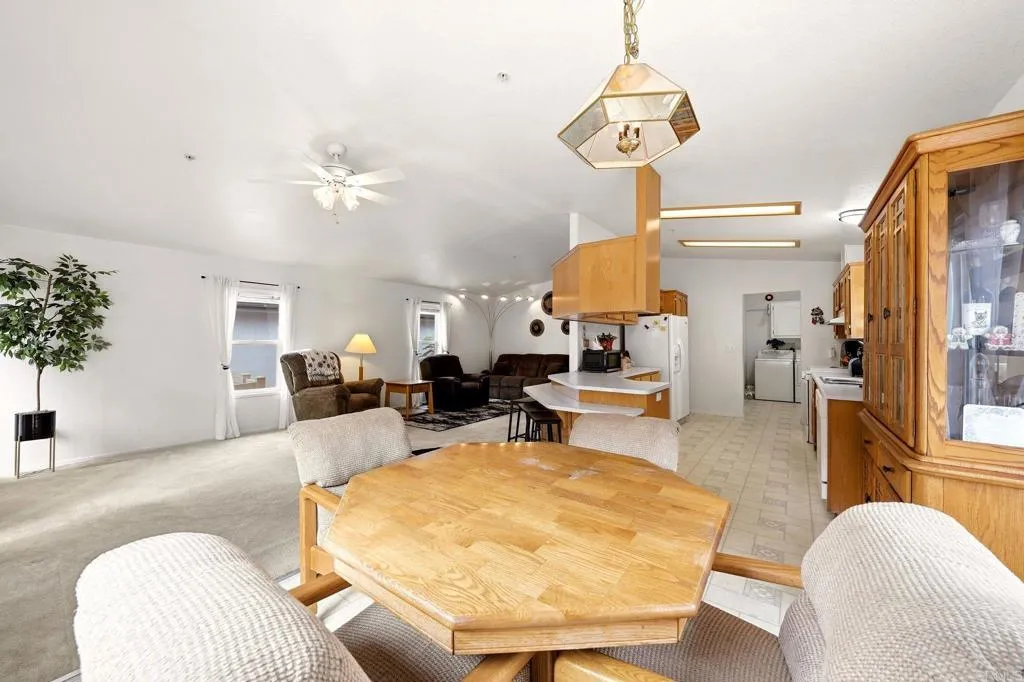 https://cdn.realtyfeed.com/cdn/127/307061864/4c885a630bbefcf09f2b3d451d24723f.webp
