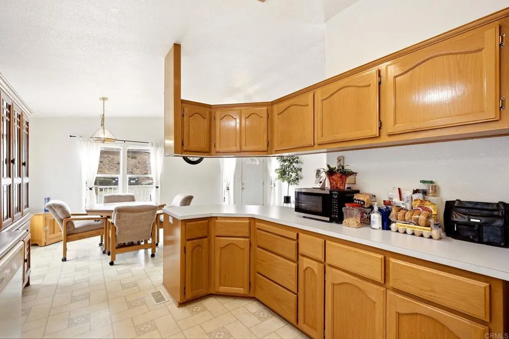 https://cdn.realtyfeed.com/cdn/127/307061864/6c4e666d75dc9f6e8948c8a4e4d989d9.webp