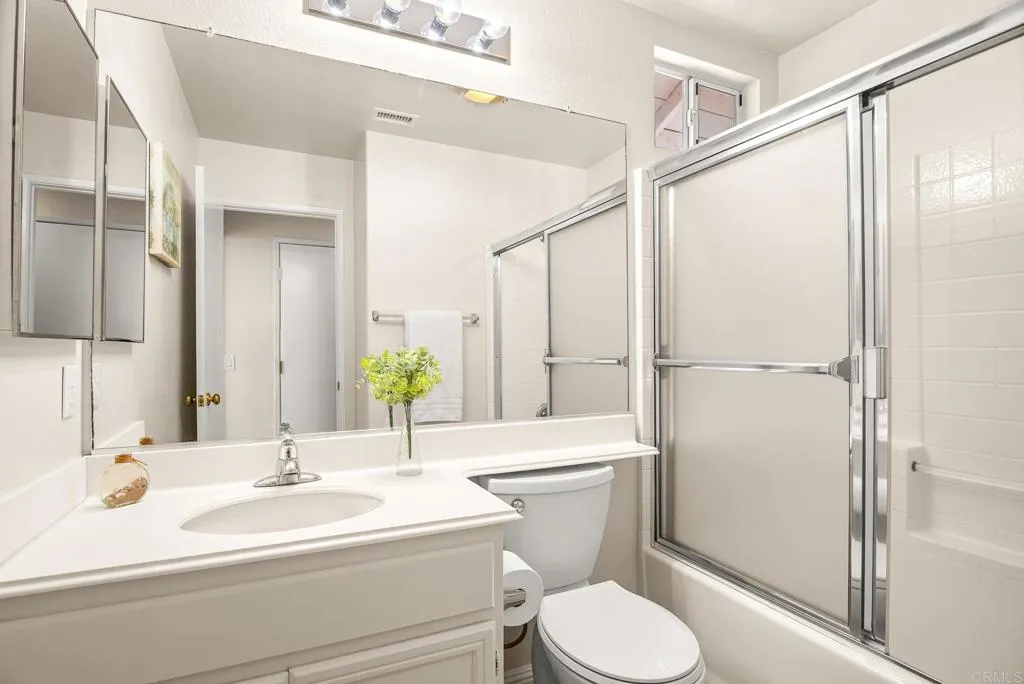 https://cdn.realtyfeed.com/cdn/127/307062003/48c3d03f22ba1c39b481b6d91375bd39.webp