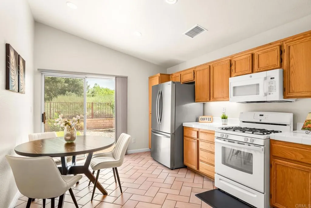 https://cdn.realtyfeed.com/cdn/127/307062003/7712303c3f4e98c43f7627a79df3b882.webp
