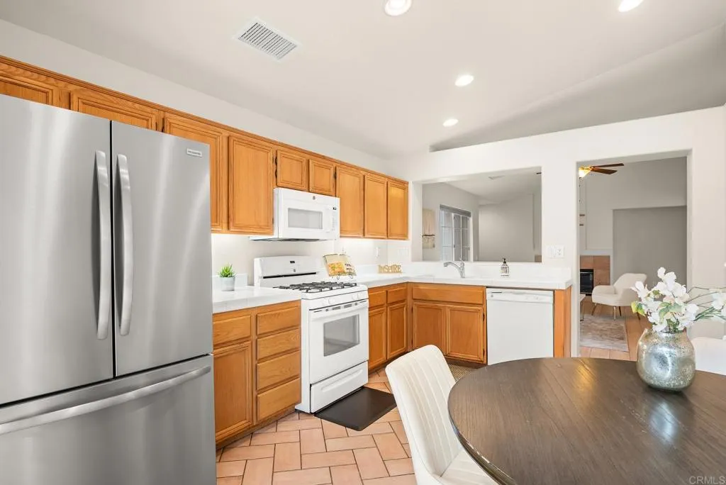 https://cdn.realtyfeed.com/cdn/127/307062003/f1af52136fcb437fac09efb6cc5a400a.webp