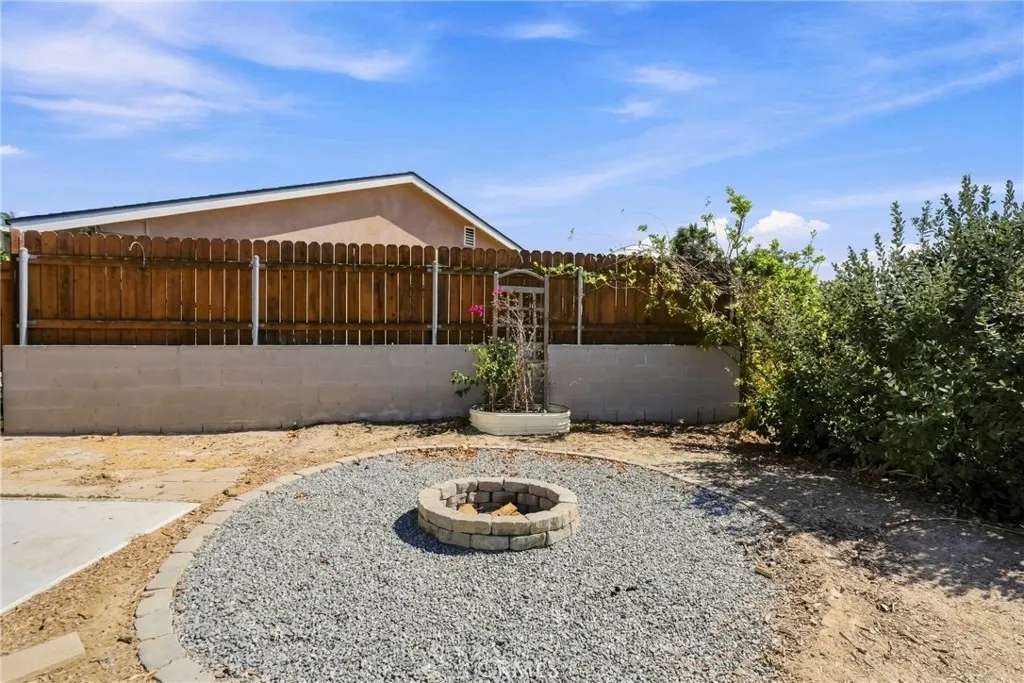 https://cdn.realtyfeed.com/cdn/127/307062010/171c7575c7651c783149b1d859520fbc.webp