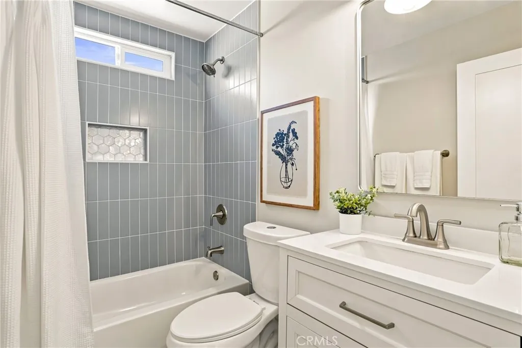 https://cdn.realtyfeed.com/cdn/127/307062010/2d34f5055817c4fda8748b92b3f8614e.webp