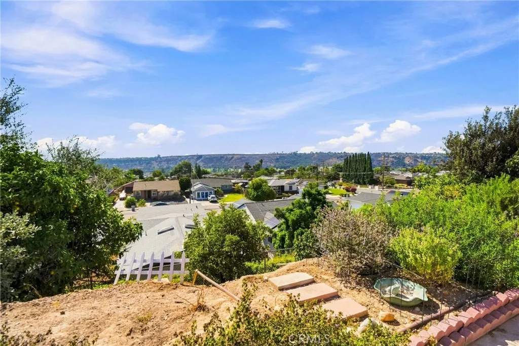 https://cdn.realtyfeed.com/cdn/127/307062010/4032421fcb3c29224837557e2f1ab338.webp