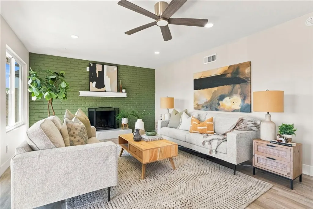 https://cdn.realtyfeed.com/cdn/127/307062010/8be94b910fa3af84410b6e461c1e89ed.webp