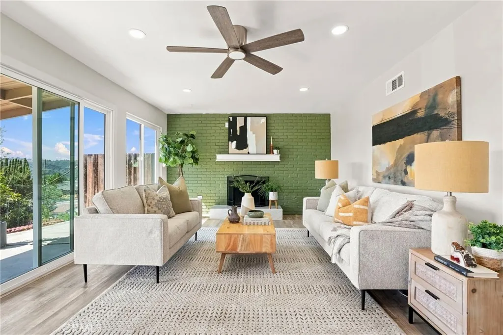 https://cdn.realtyfeed.com/cdn/127/307062010/f5276e2d8b0792b31fff0bf885e45051.webp