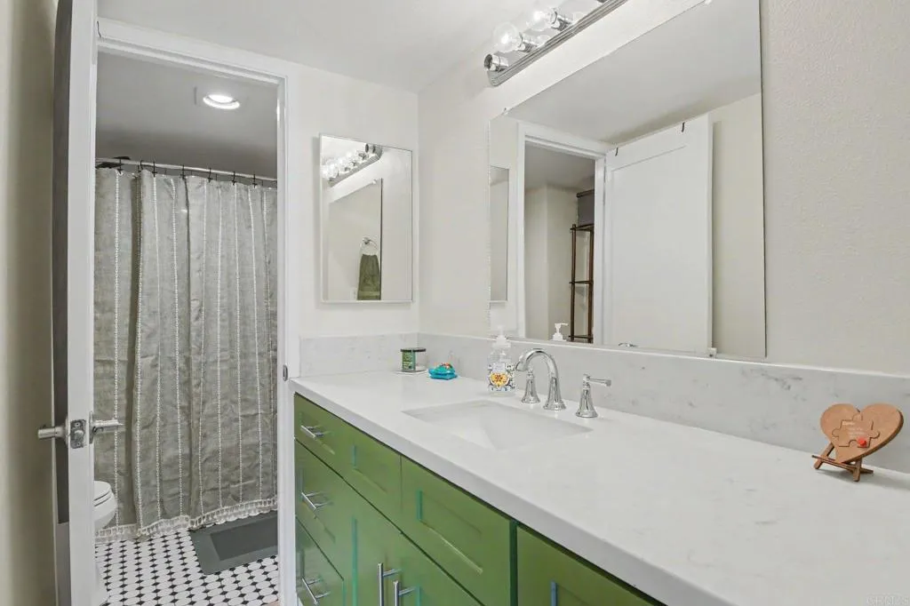 https://cdn.realtyfeed.com/cdn/127/307062018/126b00a70b0c4148f64ae84d49179f66.webp