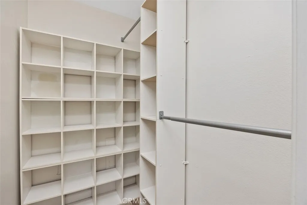 https://cdn.realtyfeed.com/cdn/127/307062234/09b248b3f82df579729f730906990b4f.webp
