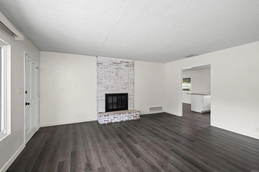 https://cdn.realtyfeed.com/cdn/127/307062279/25f2295ca1e3724559da9ed0f6b656a6.webp