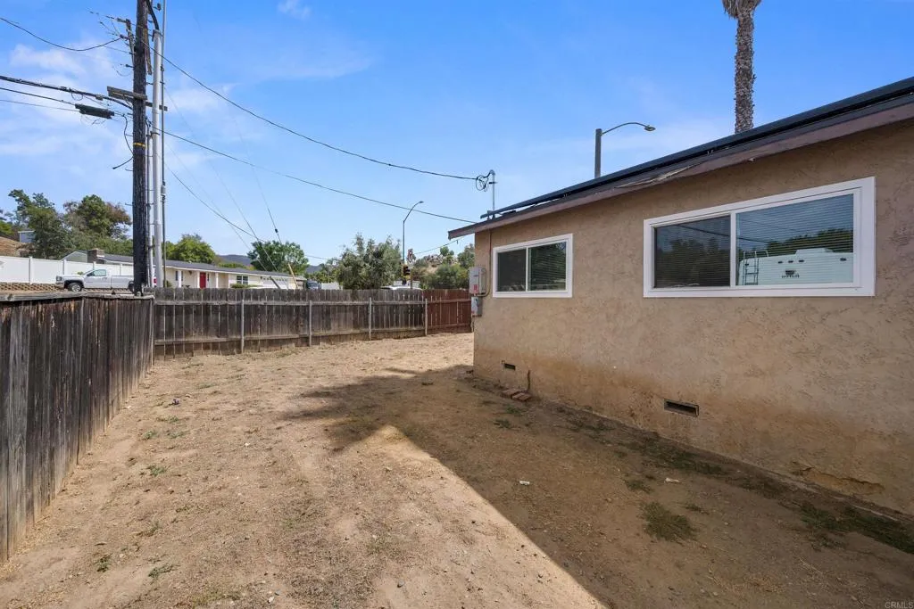 https://cdn.realtyfeed.com/cdn/127/307062279/8fe0cd599ee2698cd1c65bd1fb9c705d.webp