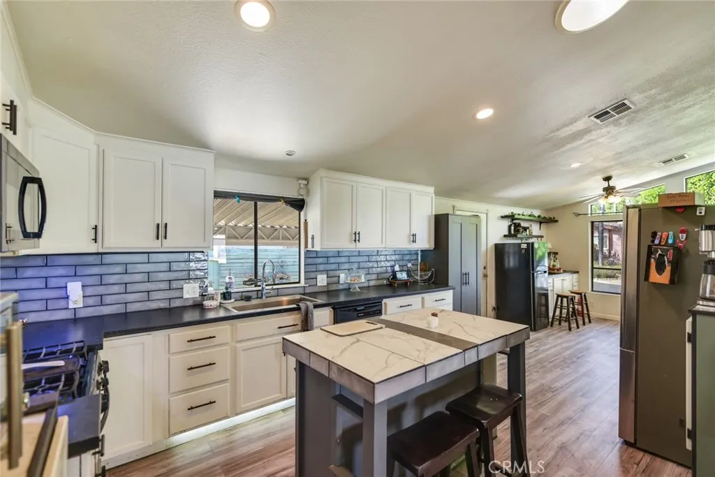 Corona, CA 92883