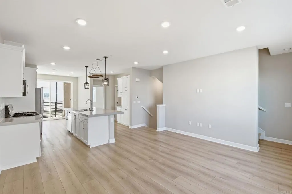 https://cdn.realtyfeed.com/cdn/127/307062382/2261b0c393557f831db75ca9245af211.webp