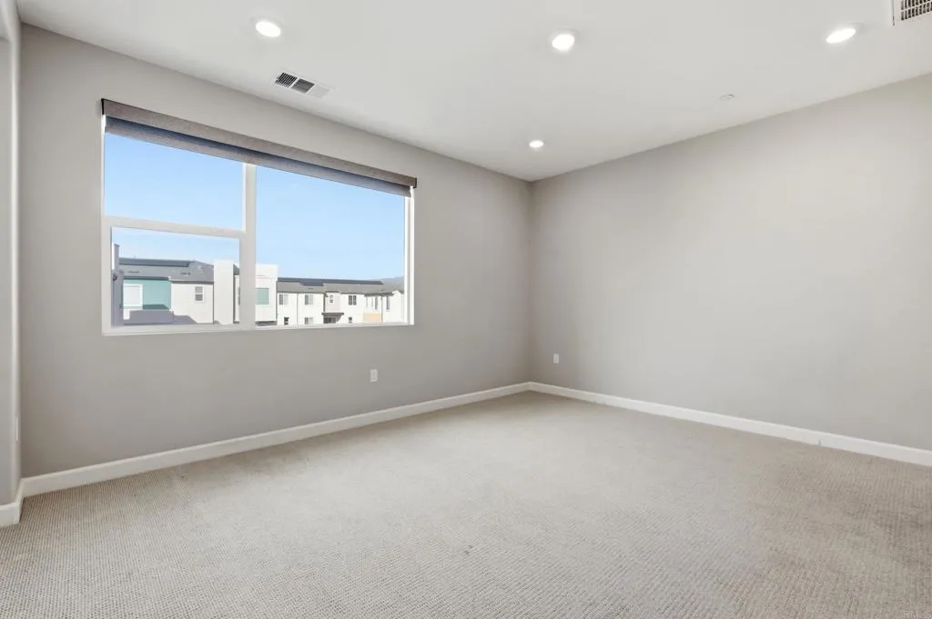 https://cdn.realtyfeed.com/cdn/127/307062382/3a8a87831f67ef4cd898809a70ae71d7.webp