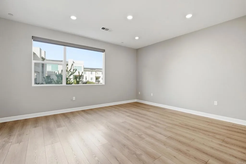 https://cdn.realtyfeed.com/cdn/127/307062382/42991400de339098b73f4fc138c1c228.webp