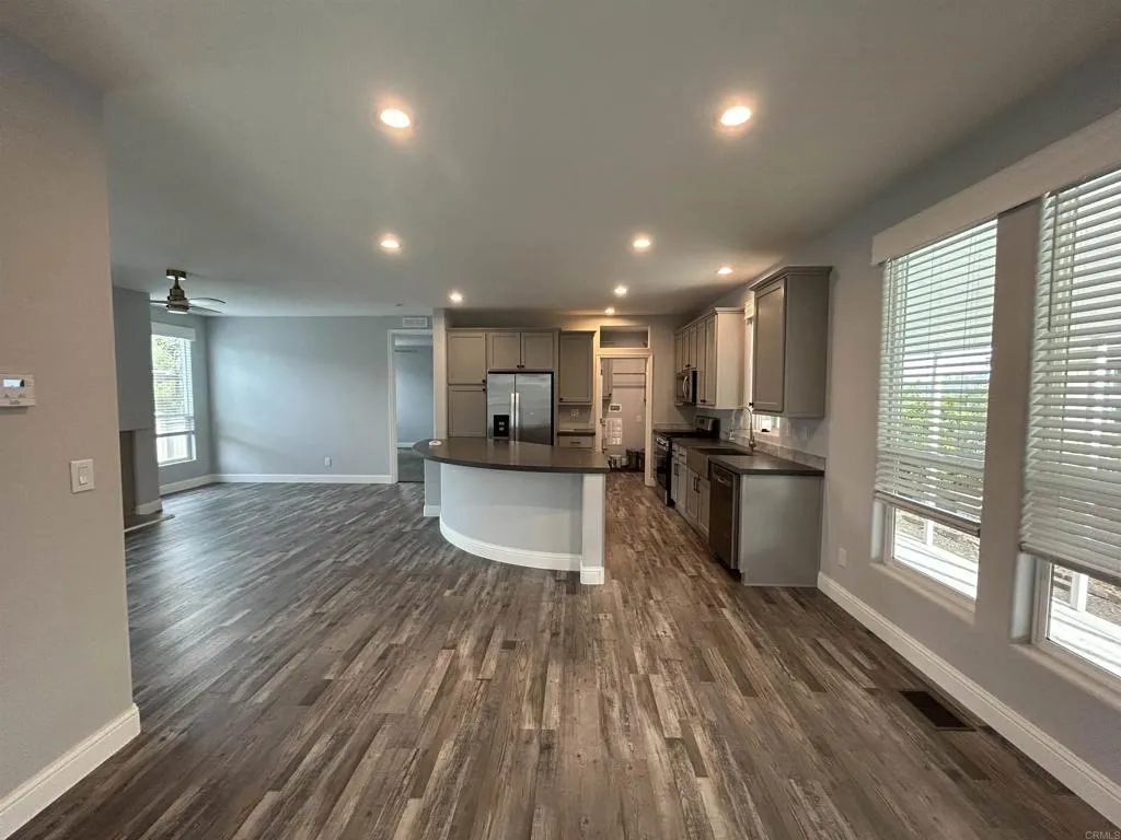 https://cdn.realtyfeed.com/cdn/127/307062435/69cf27373c92f7e3f9f6b0ec0c29d79b.webp