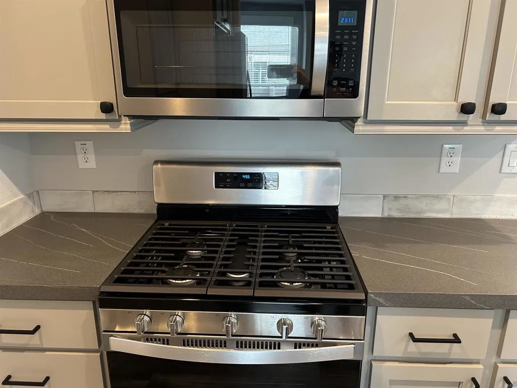https://cdn.realtyfeed.com/cdn/127/307062435/a786f155a4dc76ba799a732e658d9ae3.webp