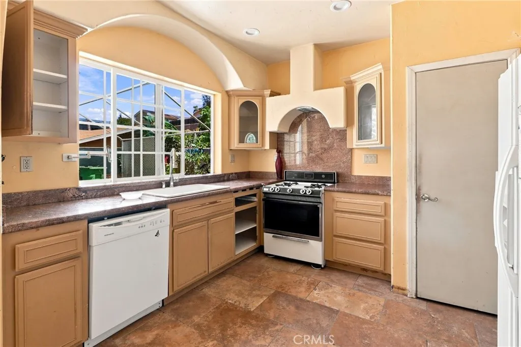 1354 Cornish, Oceanside, CA 92054 - Photo 3 of 32, Oceanside, CA