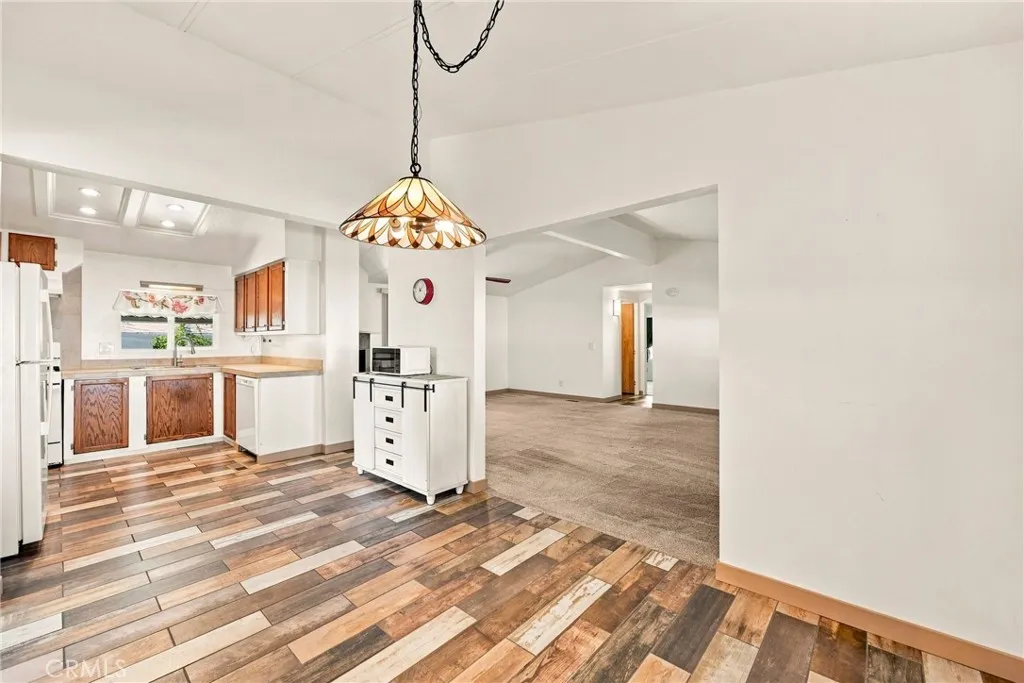 https://cdn.realtyfeed.com/cdn/127/307062560/2fab4c27d37a588f2222c41fb3dee44a.webp